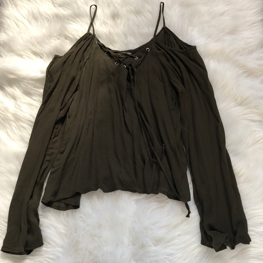 💜. Olive green should cut out blouse